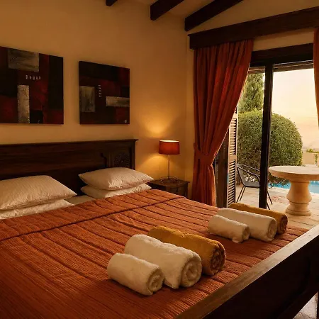 Garden Of Eden - 3 Bedroom Private With Pool Villa Paphos